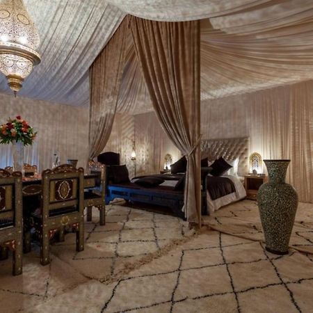 Hotel Lemnaouar Erg Camp à Merzouga Extérieur photo