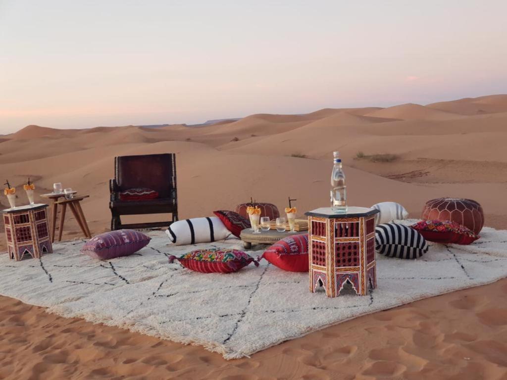 Hotel Lemnaouar Erg Camp à Merzouga Extérieur photo