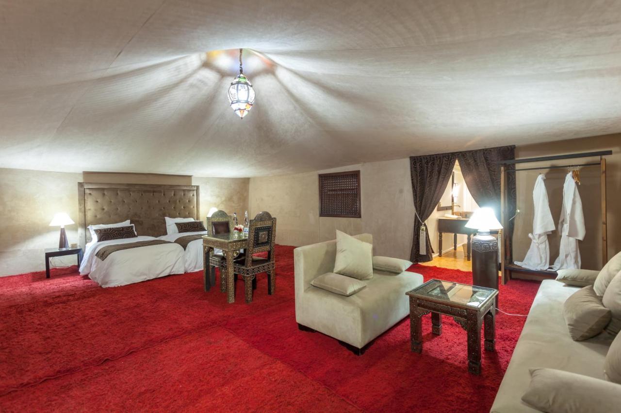Hotel Lemnaouar Erg Camp à Merzouga Extérieur photo