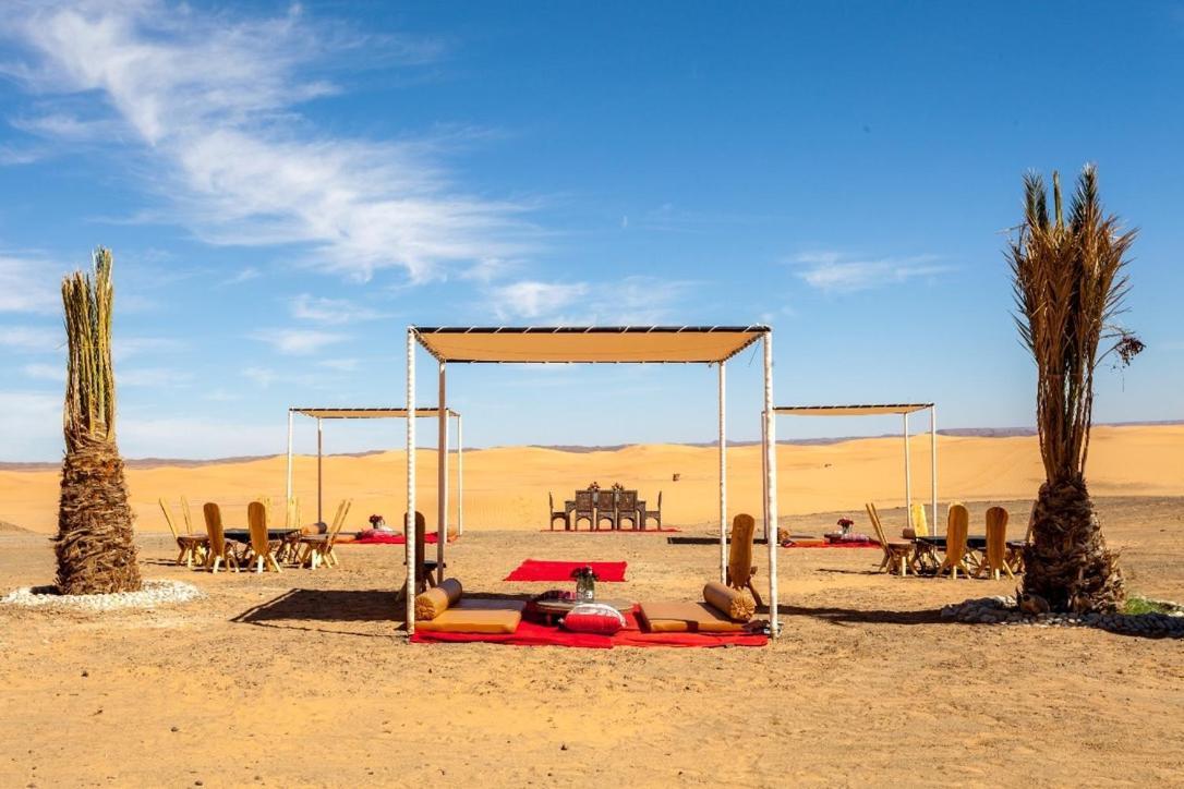Hotel Lemnaouar Erg Camp à Merzouga Extérieur photo