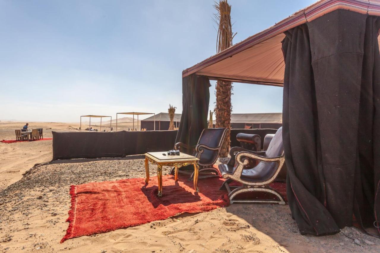 Hotel Lemnaouar Erg Camp à Merzouga Extérieur photo