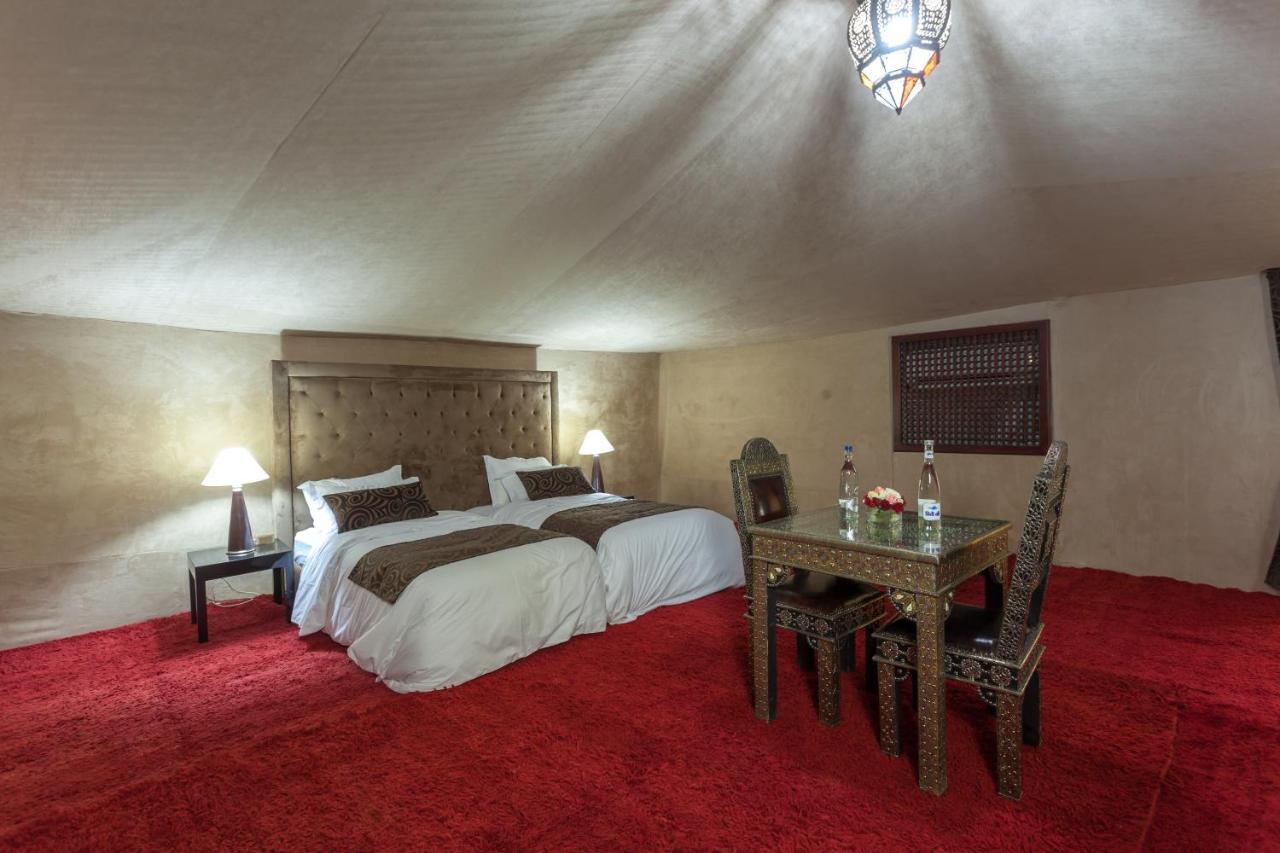 Hotel Lemnaouar Erg Camp à Merzouga Extérieur photo