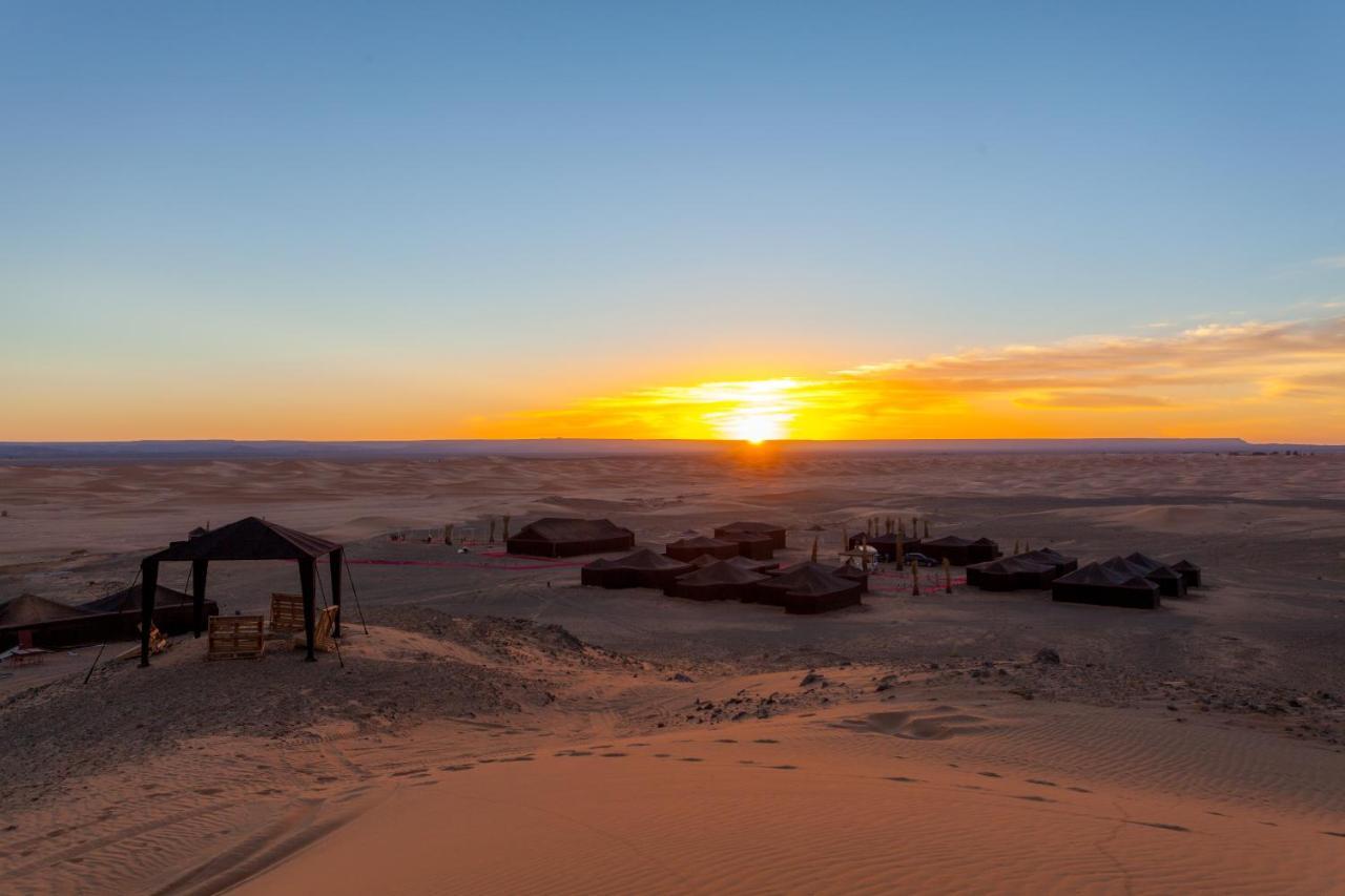 Hotel Lemnaouar Erg Camp à Merzouga Extérieur photo
